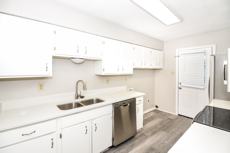 1,590/Mo, 2656 Harlingen Dr Memphis, TN 38133 Kitchen View