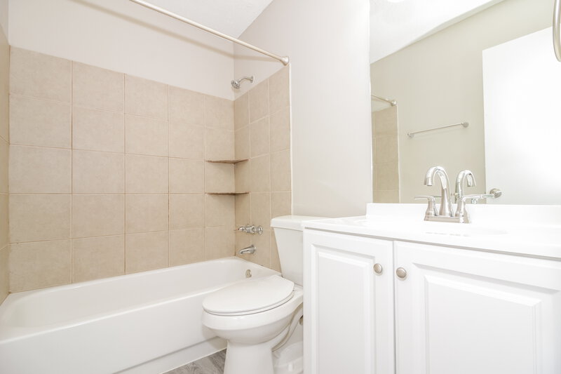 1,590/Mo, 2656 Harlingen Dr Memphis, TN 38133 Bathroom View