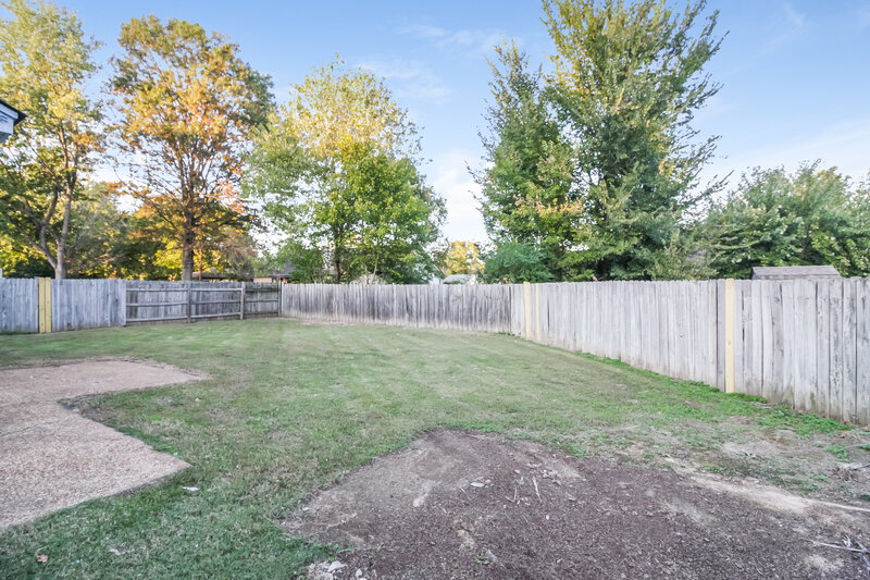 1,590/Mo, 2656 Harlingen Dr Memphis, TN 38133 Rear View