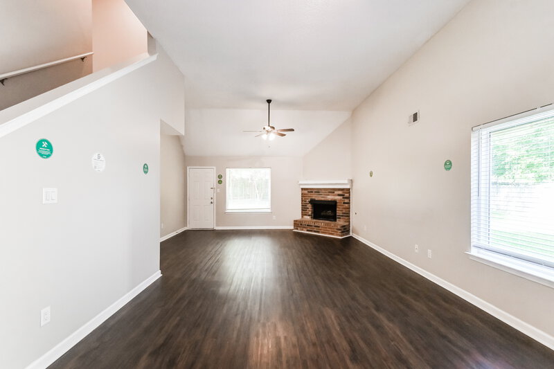 2,790/Mo, 277 Gaslight Cove Hernando, MS 38632 Living Room View