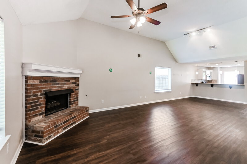 2,790/Mo, 277 Gaslight Cove Hernando, MS 38632 Living Room View 2