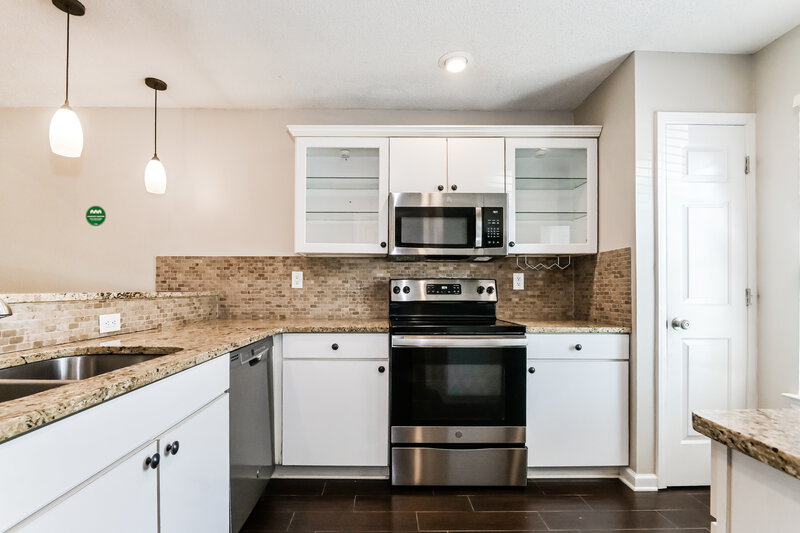 2,790/Mo, 277 Gaslight Cove Hernando, MS 38632 Kitchen View 2