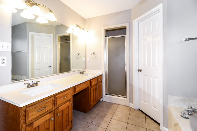 1,900/Mo, 205 Mack Edwards Dr Oakland, TN 38060 Main Bathroom View