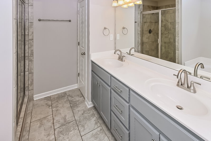 2,240/Mo, 121 Magnolia Gardens Dr Hernando, MS 38632 Bathroom View 2