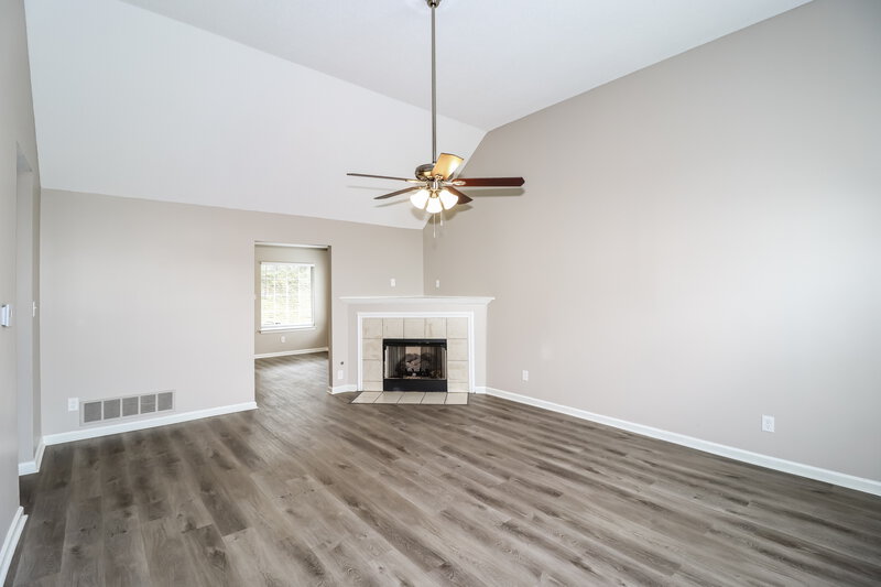 1,820/Mo, 7711 Belmont Run Cove Memphis, TN 38125 Living Room View