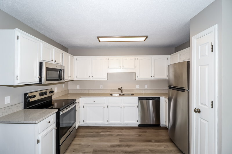 1,820/Mo, 7711 Belmont Run Cove Memphis, TN 38125 Kitchen View