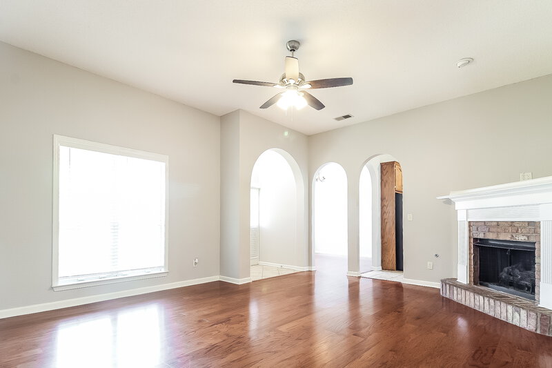 2,125/Mo, 6749 Greyhawk Cove S Olive Branch, MS 38654 Living Room View 2
