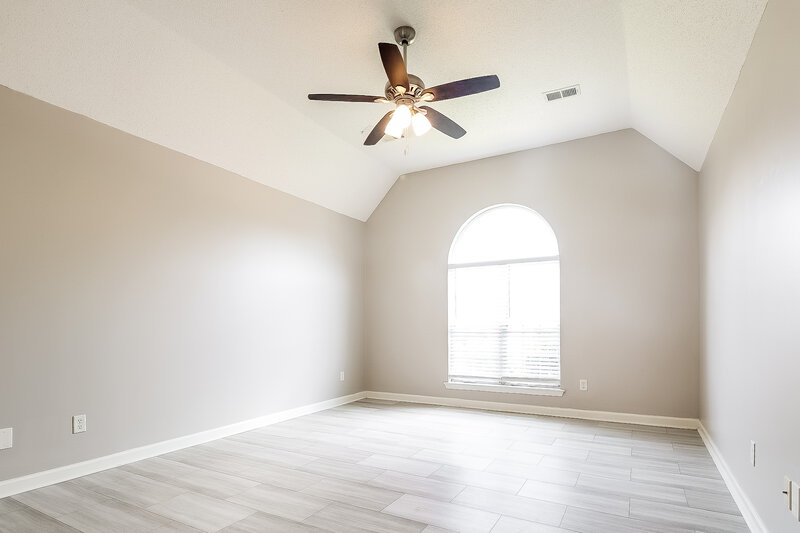 2,125/Mo, 6749 Greyhawk Cove S Olive Branch, MS 38654 Main Bedroom View