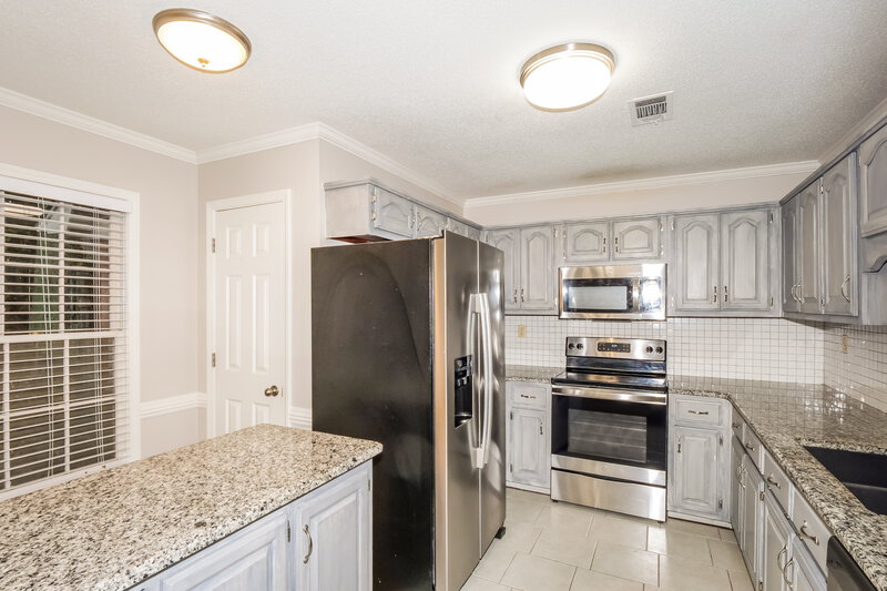 1,620/Mo, 2418 Lake Edge Dr Cordova, TN 38016 Kitchen View