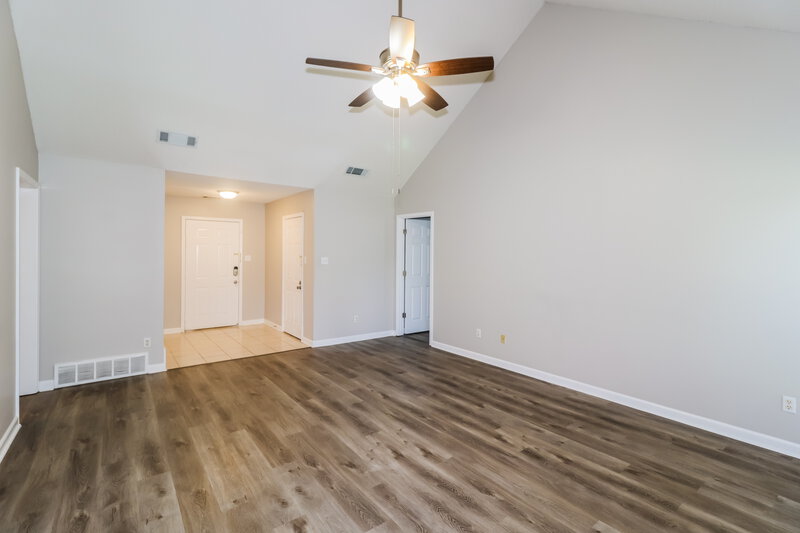 1,760/Mo, 3926 Pecan Trace Cove Memphis, TN 38135 Living Room View 2