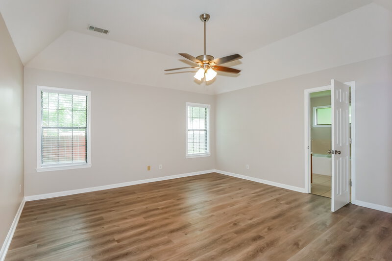 1,680/Mo, 3926 Pecan Trace Cove Memphis, TN 38135 Main Bedroom View
