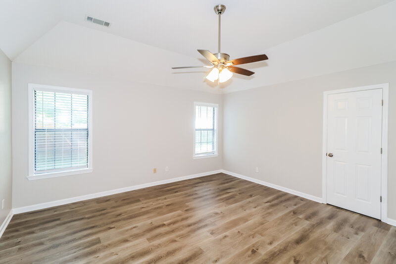 1,760/Mo, 3926 Pecan Trace Cove Memphis, TN 38135 Main Bedroom View
