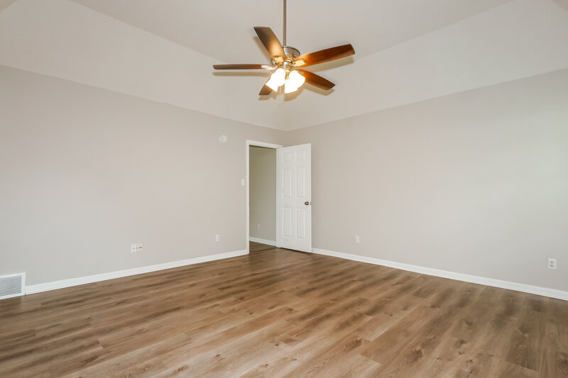 1,680/Mo, 3926 Pecan Trace Cove Memphis, TN 38135 Main Bedroom View 2