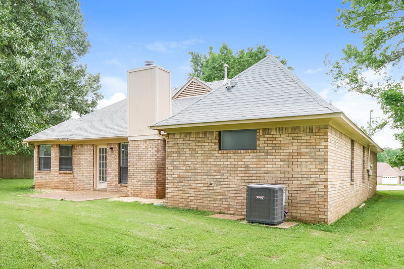 1,680/Mo, 3926 Pecan Trace Cove Memphis, TN 38135 Rear View 2