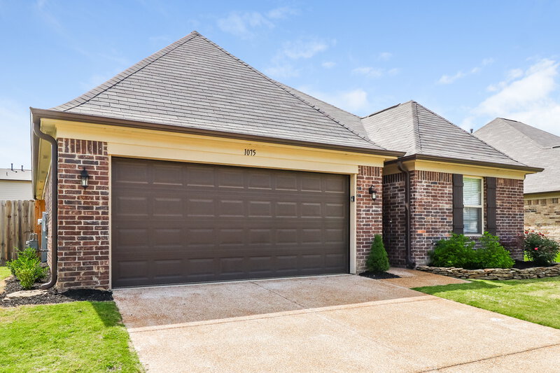 2,150/Mo, 1075 Carib Loop W Cordova, TN 38018 Front View