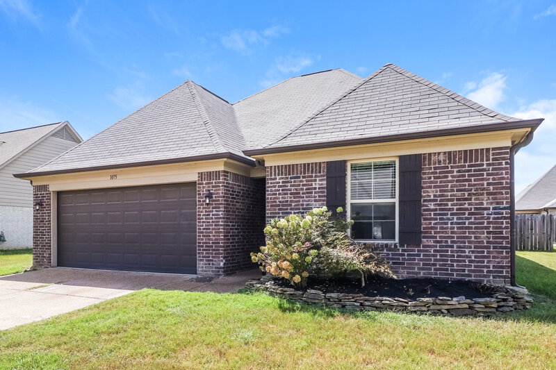 2,000/Mo, 1075 Carib Loop W Cordova, TN 38018 Front View
