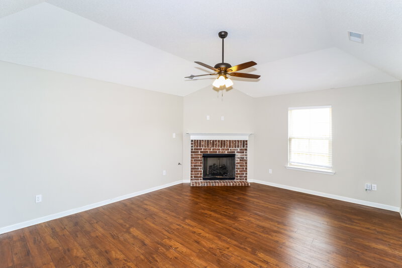 2,150/Mo, 1075 Carib Loop W Cordova, TN 38018 Living Room View 2