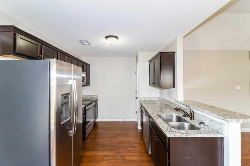 2,150/Mo, 1075 Carib Loop W Cordova, TN 38018 Kitchen View