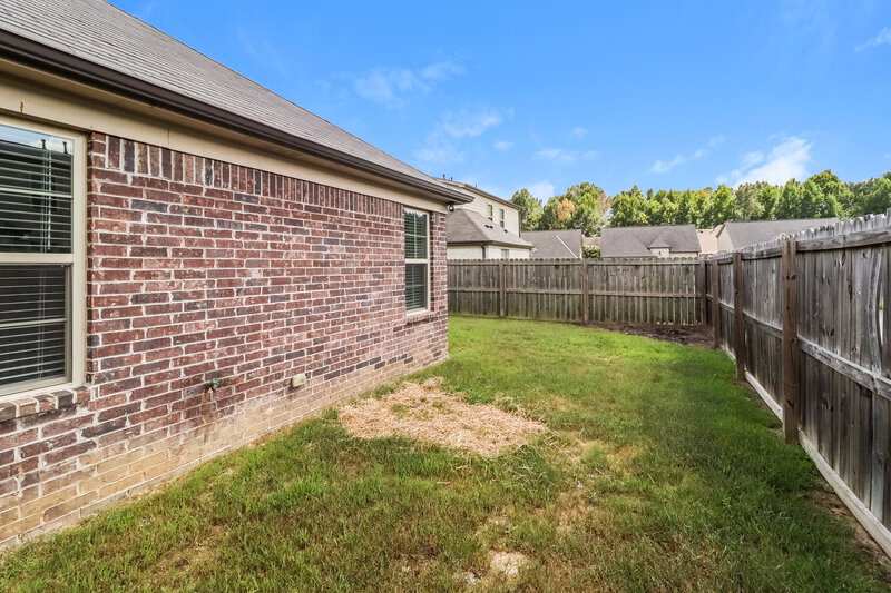 2,000/Mo, 1075 Carib Loop W Cordova, TN 38018 Rear View