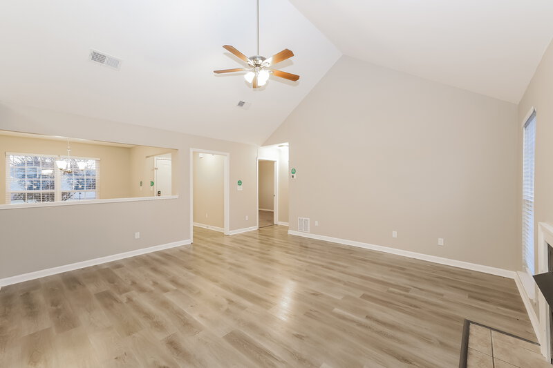 2,640/Mo, 215 Mack Edwards Dr Oakland, TN 38060 Living Room View 2