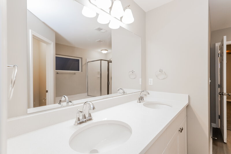 2,640/Mo, 215 Mack Edwards Dr Oakland, TN 38060 Main Bathroom View