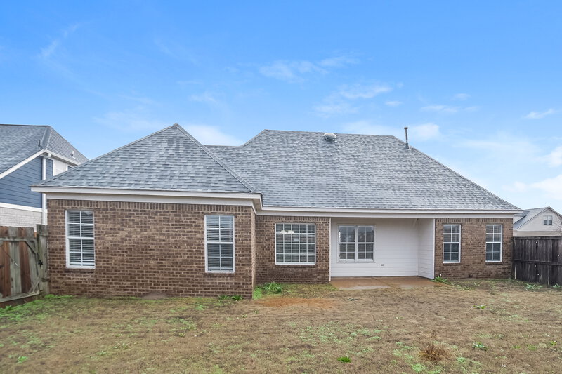 2,340/Mo, 5571 Lakeside Cir W Walls, MS 38680 Rear View