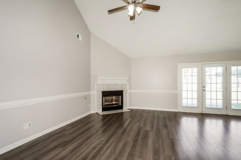 1,765/Mo, 2068 Heather Ridge Southaven, MS 38672 Living Room View 2