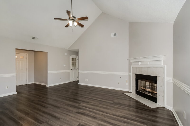 1,765/Mo, 2068 Heather Ridge Southaven, MS 38672 Living Room View 3
