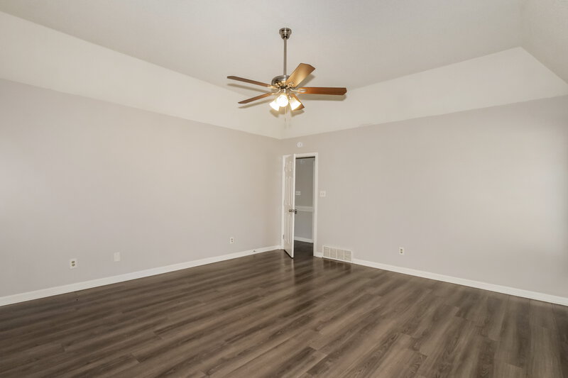 1,765/Mo, 2068 Heather Ridge Southaven, MS 38672 Main Bedroom View