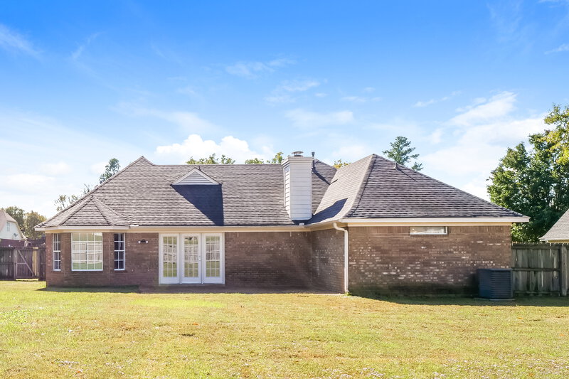 1,765/Mo, 2068 Heather Ridge Southaven, MS 38672 Rear View