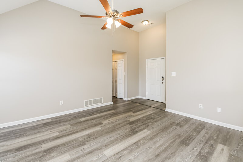 1,685/Mo, 220 Green Valley Dr Oakland, TN 38060 Living Room View