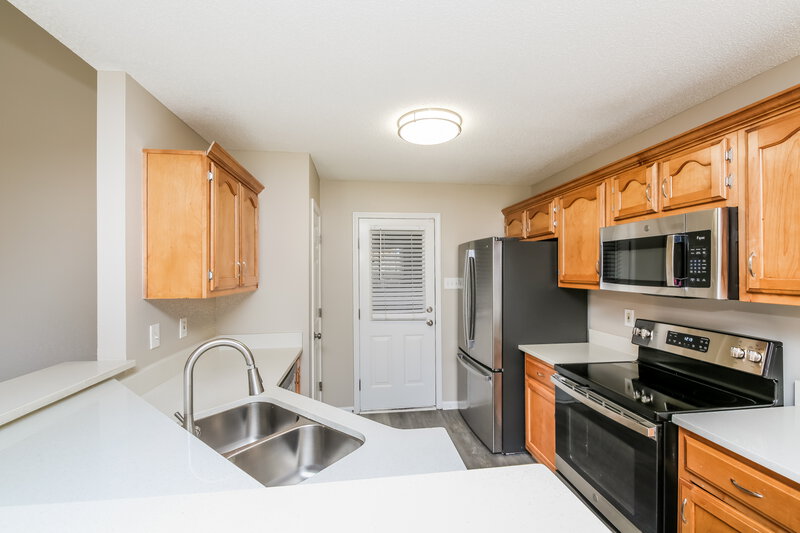 1,685/Mo, 220 Green Valley Dr Oakland, TN 38060 Kitchen View