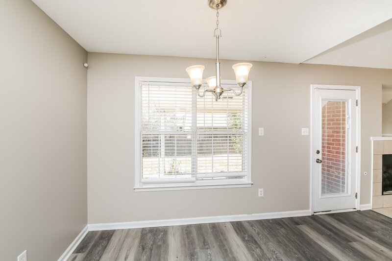 1,685/Mo, 220 Green Valley Dr Oakland, TN 38060 Dining Room View