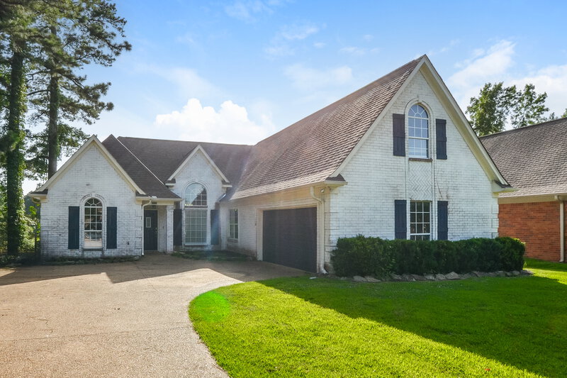 2,280/Mo, 4485 Nicholas Ln Southaven, MS 38672 Front View