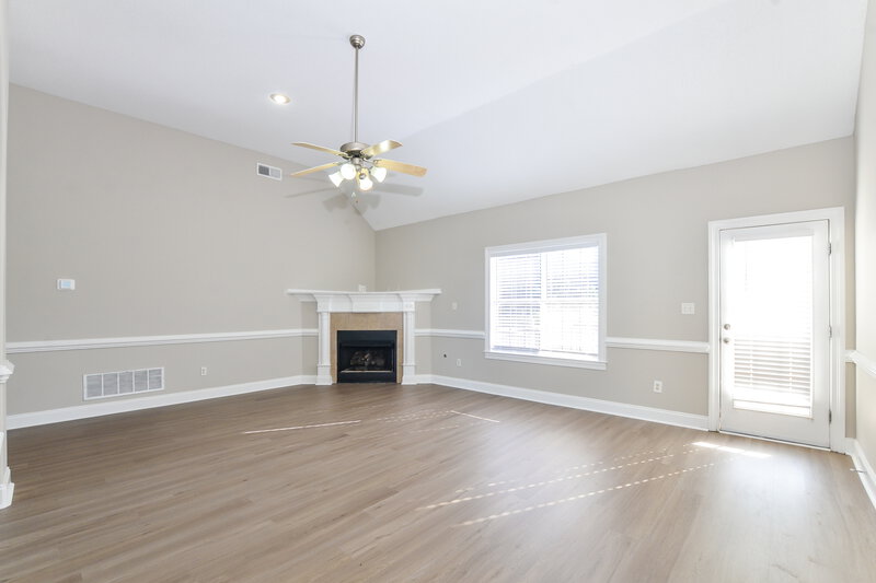 2,280/Mo, 4485 Nicholas Ln Southaven, MS 38672 Living Room View