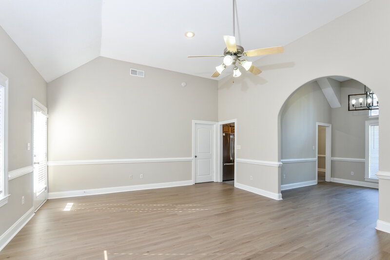 2,280/Mo, 4485 Nicholas Ln Southaven, MS 38672 Living Room View 3