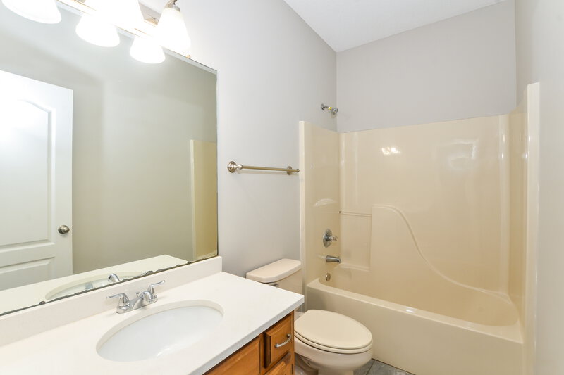 2,280/Mo, 4485 Nicholas Ln Southaven, MS 38672 Bathroom View