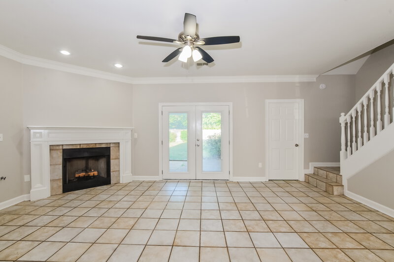 2,120/Mo, 4508 Westminister Cir Southaven, MS 38671 Living Room View