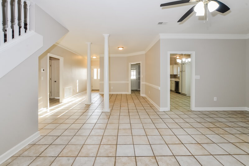 2,120/Mo, 4508 Westminister Cir Southaven, MS 38671 Living Room View 2