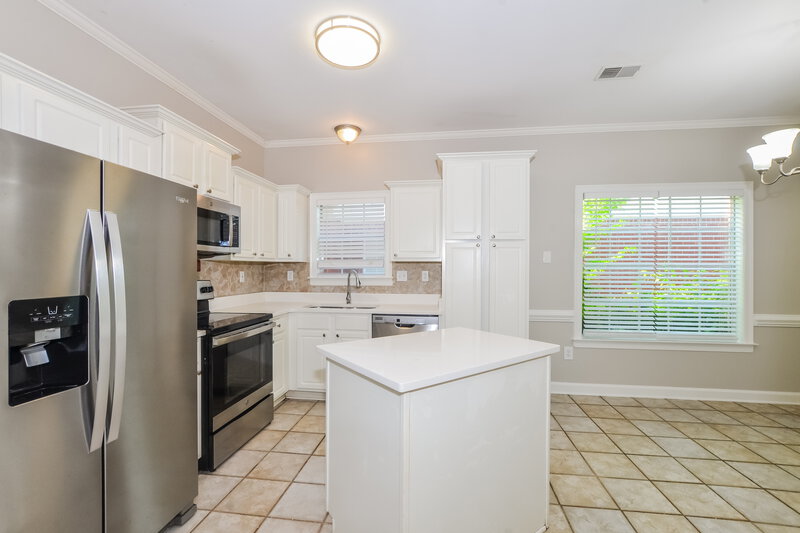 2,120/Mo, 4508 Westminister Cir Southaven, MS 38671 Kitchen View