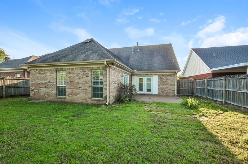 2,120/Mo, 4508 Westminister Cir Southaven, MS 38671 Rear View