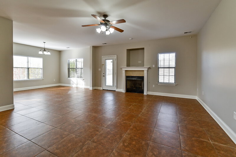 2,040/Mo, 2867 Flora Lee Dr Nesbit, MS 38651 Living Room View