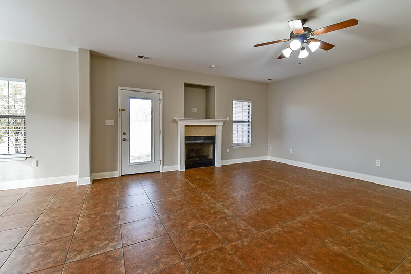 2,040/Mo, 2867 Flora Lee Dr Nesbit, MS 38651 Living Room View 2