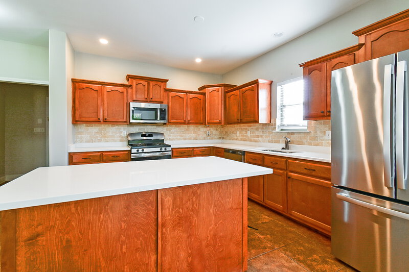 2,040/Mo, 2867 Flora Lee Dr Nesbit, MS 38651 Kitchen View 2