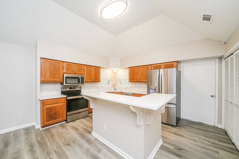 2,700/Mo, 7253 Kingsland Dr Memphis, TN 38125 Kitchen View 2