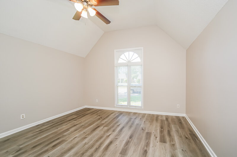 2,700/Mo, 7253 Kingsland Dr Memphis, TN 38125 Main Bedroom View