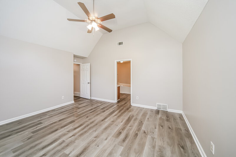 2,700/Mo, 7253 Kingsland Dr Memphis, TN 38125 Main Bedroom View 2