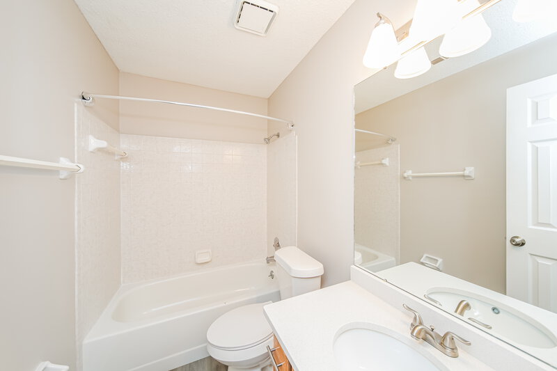 2,700/Mo, 7253 Kingsland Dr Memphis, TN 38125 Bathroom View