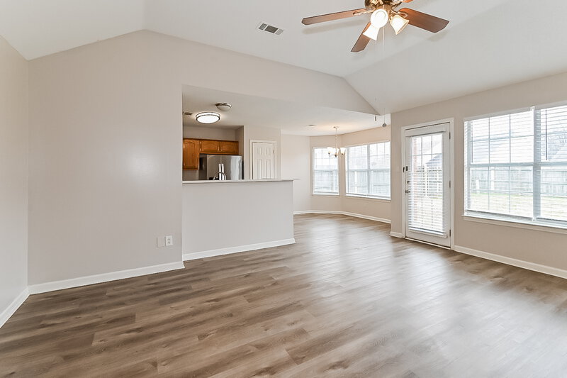 1,765/Mo, 1483 S Goodlett Grove Cv Memphis, TN 38018 Living Room View 3