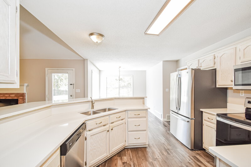 2,025/Mo, 3721 College Bluff Olive Branch, MS 38654 Kitchen View